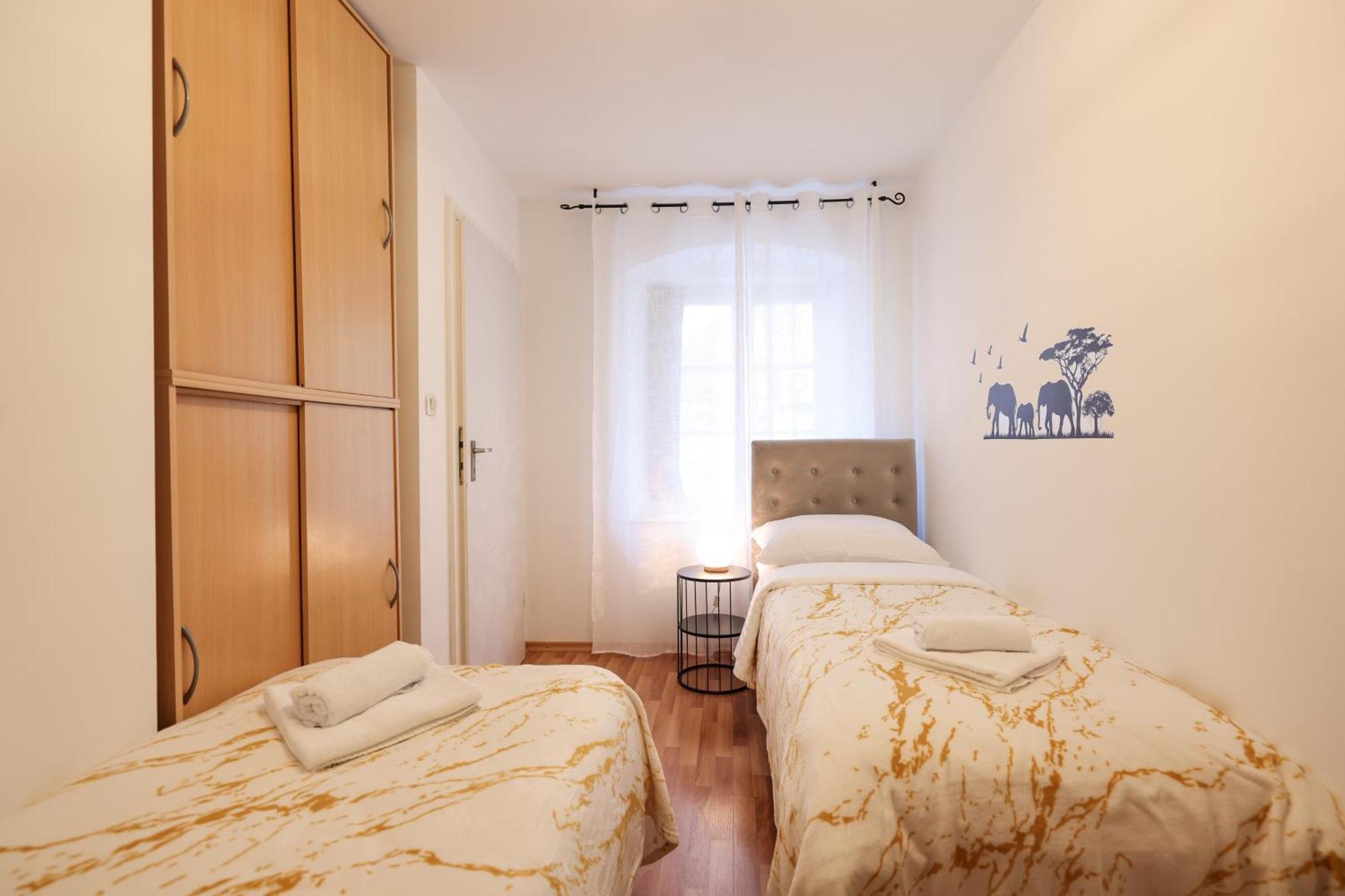 Viva - 2 Bedroom Apt In City Centar Zadar Eksteriør bilde